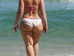 Wide-Hips:  Love Those Girls With Those Wide Hips! Http://Wide-Hips.tumblr.com/ 