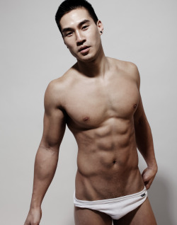 bannock-hou:  Jin Wang’s ripped torso. 