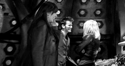 gallifreyburning:  rosetyler-bad-wolf:  Just look at Rose and the human doctor in the background.  It just occurs to me, is this actually THIS  from another angle? 