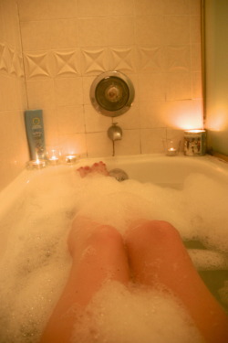Savingaquamarine:  Decided To Light Some Candles And Take A Bubble Bath While Listening
