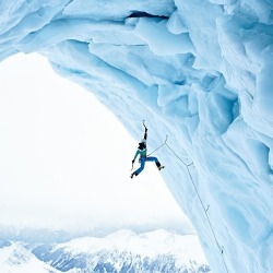 xtremerhd:  Adrenalin #climbing #ice 
