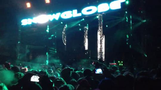 madisonivy420:  A lil @deadmau5 from @itsSnowGlobe Just killin it every second… Makin us want more & more! #MoreMau5  Fact: I love Deadmau5- ZiD