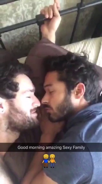 Porn photo 1of2dads: gayinbed: ✨❤   Thousands of