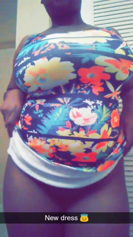 brownsugarhoneyy:  See vidoes like this on my private Snapchat 