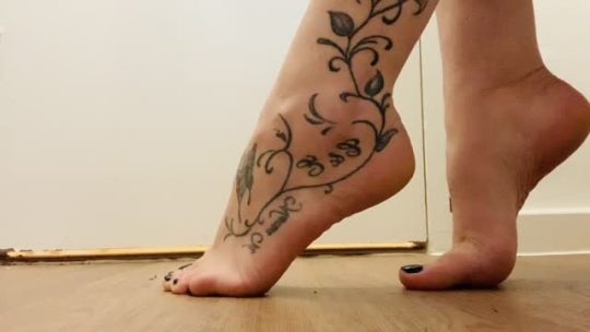 goddessgaia9:I love the idea of making a man squirm helplessly while he gets turned on by my feet. It’s empowering and such a turn on knowing the effect I have on a guy 😈😛